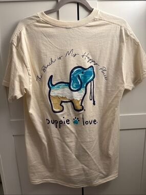 Puppie Love Cream Dog Graphic Tee with Beach Pup Design